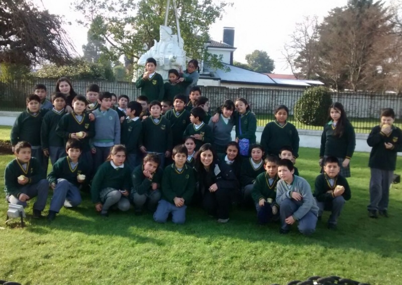 Alumnos del Colegio San Antonio de Paillaco visitaron el Regimiento Membrillar de Valdivia  