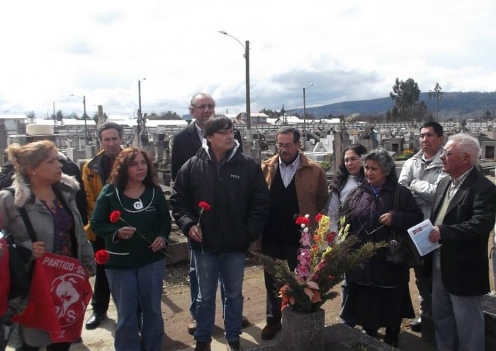 Dirigentes políticos y gremiales participaron en romería al cementerio municipal
