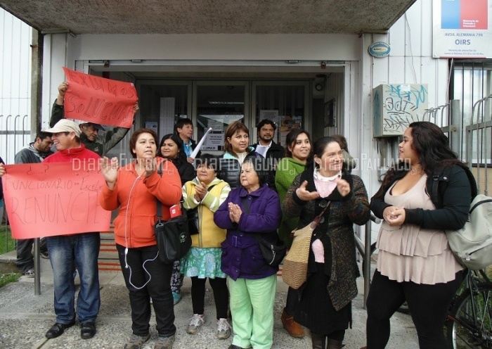 Comité de vivienda de Paillaco protestó en las calles de Valdivia y solicitó renuncia de director del Serviu