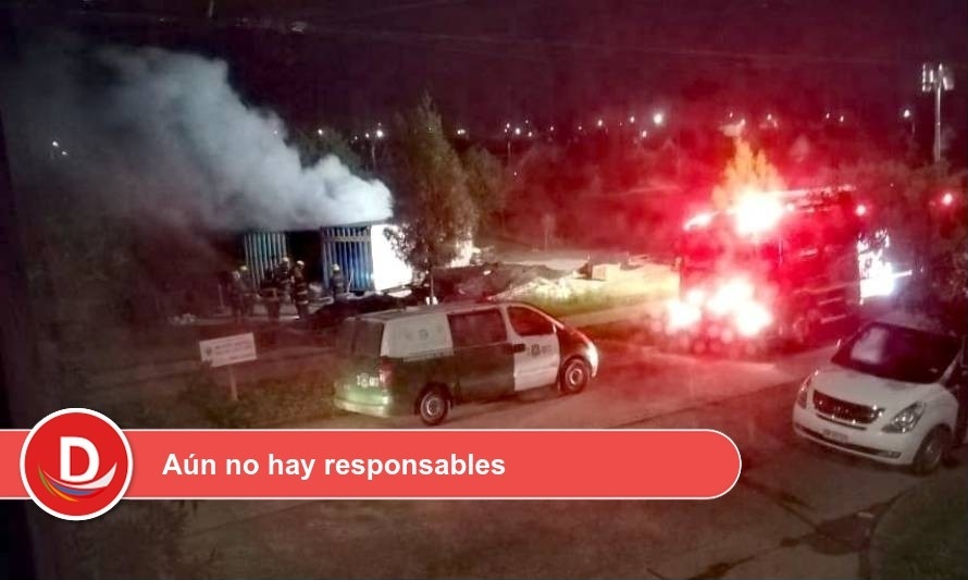 Vándalos quemaron containers con materiales de construcción en Valdivia 