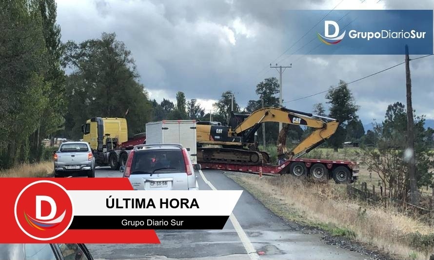 ¡Precaución! Camión obstruye ruta Itropulli-Paillaco