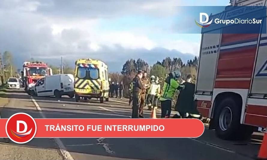 Dos vehículos menores colisionaron en ruta Paillaco-Valdivia