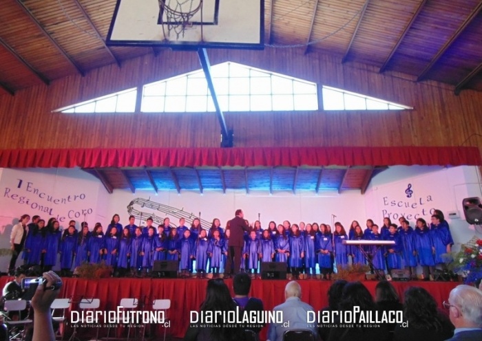 Las mejores voces escolares de la región demostraron todo su talento en Paillaco
