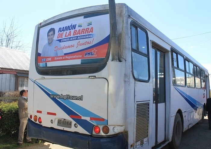 Concejal Carrasco solicitará pronunciamiento de Contraloría respecto al uso de propaganda política en buses de transporte escolar