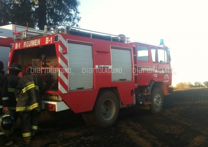 Controlado incendio de rastrojos de trigo en sector Cayumán