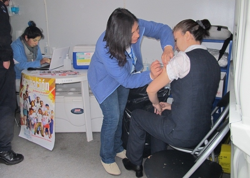 Cobertura de campaña de vacunación contra la influenza aún no llega al 50% en Los Ríos