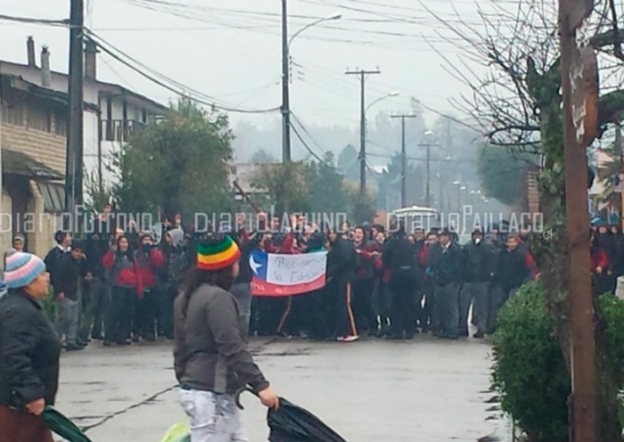 Estudiantes del Colegio José Manuel Balmaceda marcharon para protestar contra reforma educacional