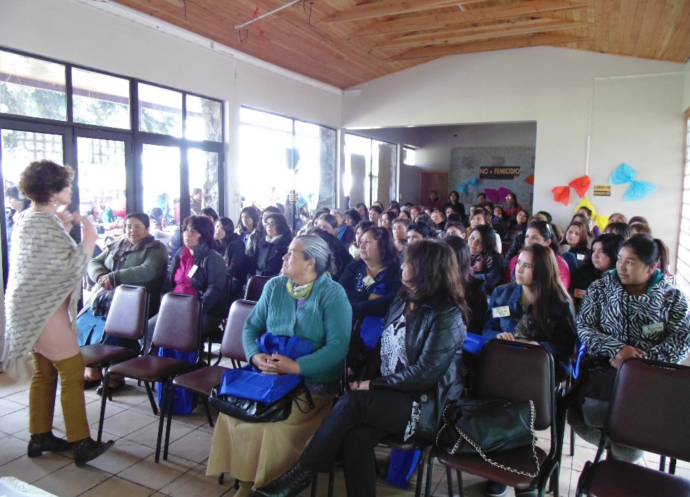 Más de 100 mujeres compartieron en el Primer Simposio Regional “Mujeres con Aroma a Sur”