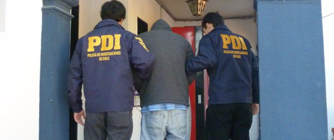 PDI detuvo a sujeto que comercializaba drogas en plena Feria Fluvial de Valdivia