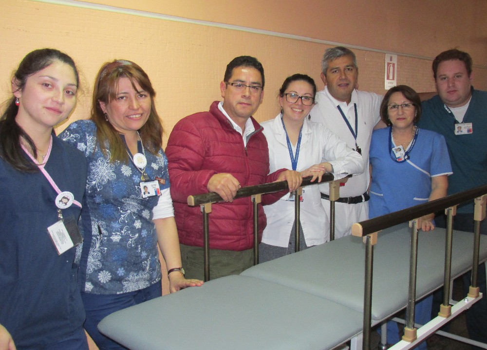 DESAM entregó camilla al Hospital de Paillaco para el traslado de pacientes de urgencia  