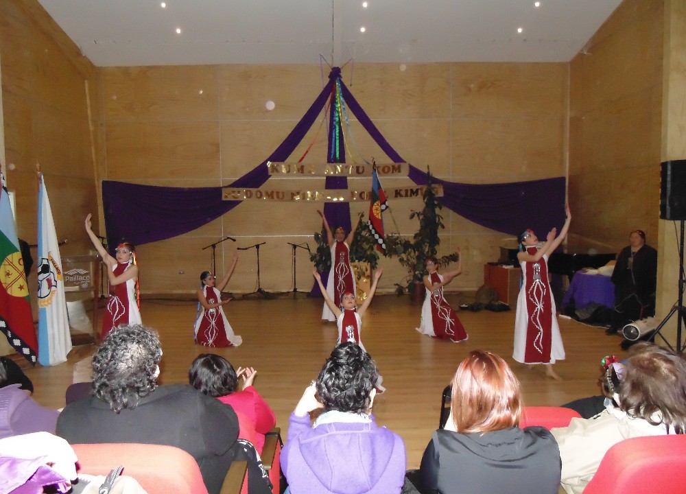  Mujeres mapuche de Los Ríos conmemoraron su día con una ceremonia artístico-cultural en Paillaco