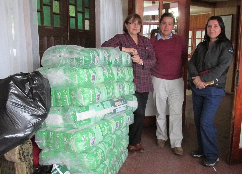 Funcionarios del CESFAM donaron más de 1800 pañales para adultos