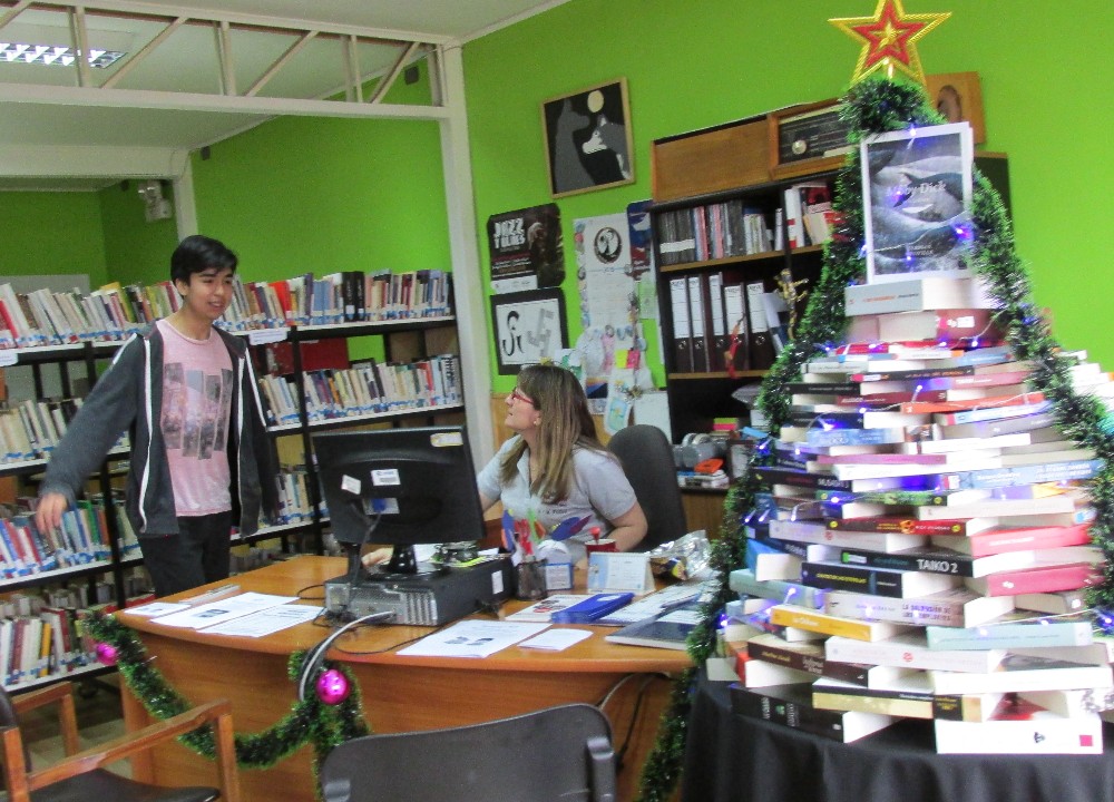 Biblioteca Municipal invita a niñas y niños de Paillaco a participar de Concurso Navideño de Lectura 