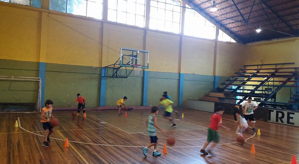 Escuelas Deportivas de Verano ofrecen un espacio de sana entretención a niños y niñas de Paillaco