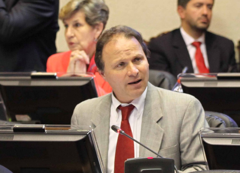 Senador De Urresti valora avance de proyecto que exime del pago de peaje a vehículos de emergencia