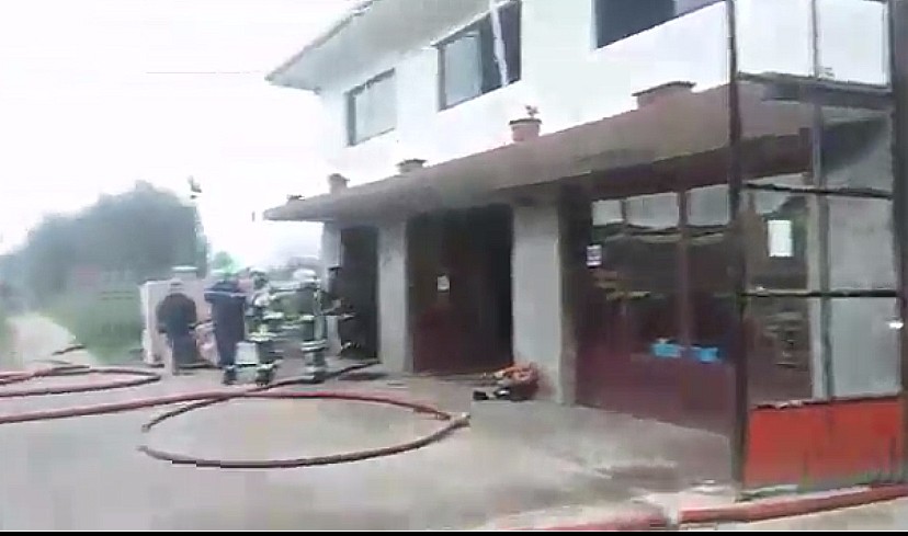 Río Bueno: Incendio en Segunda Compañía consumió casa del cuartelero