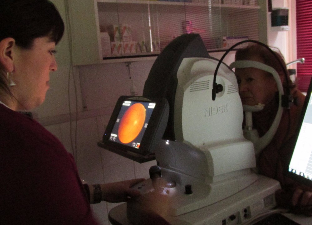 Pacientes diabéticos de Paillaco pueden realizarse screening de fondo de ojo gratuito 