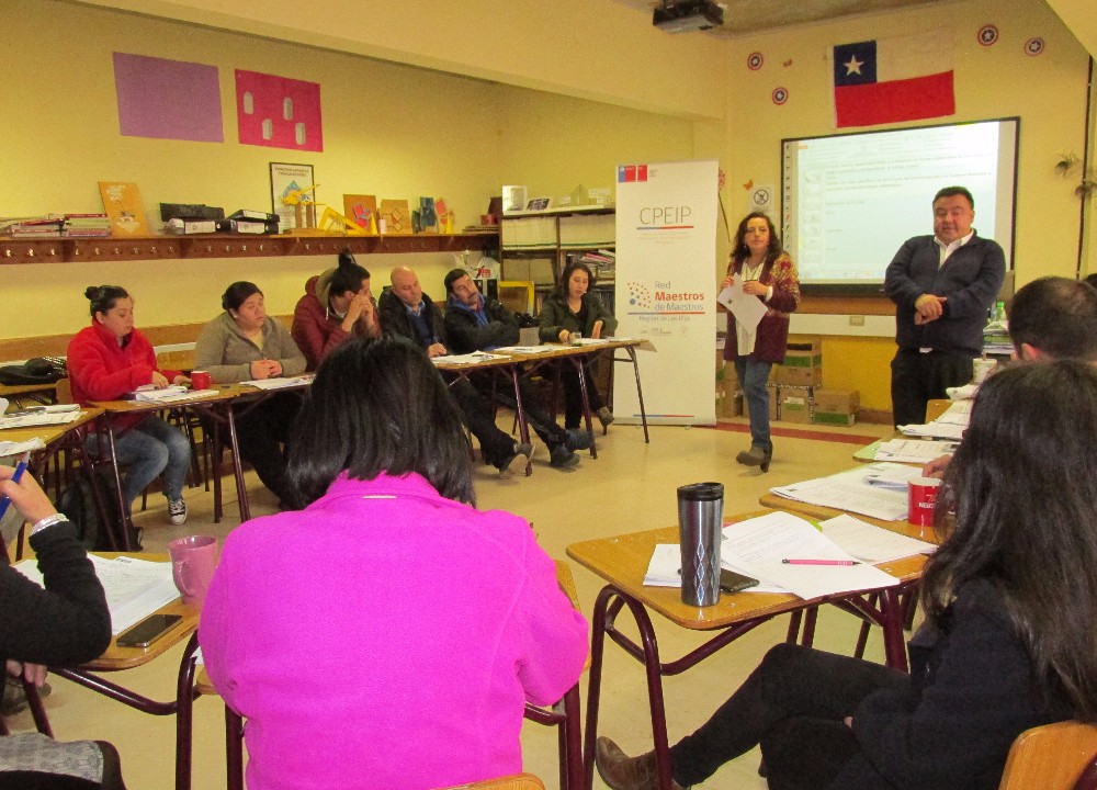 Profesores del Liceo de Paillaco se prepararon para iniciar proceso de evaluación docente