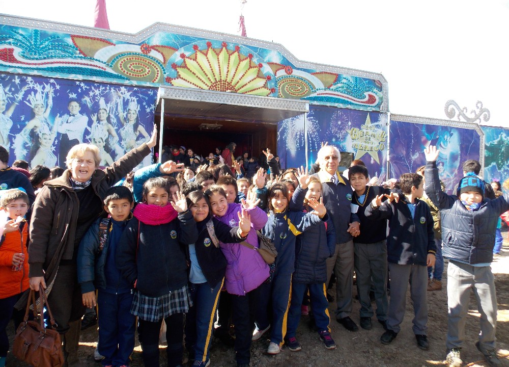 Circo Gigante de México encantó a estudiantes de Paillaco