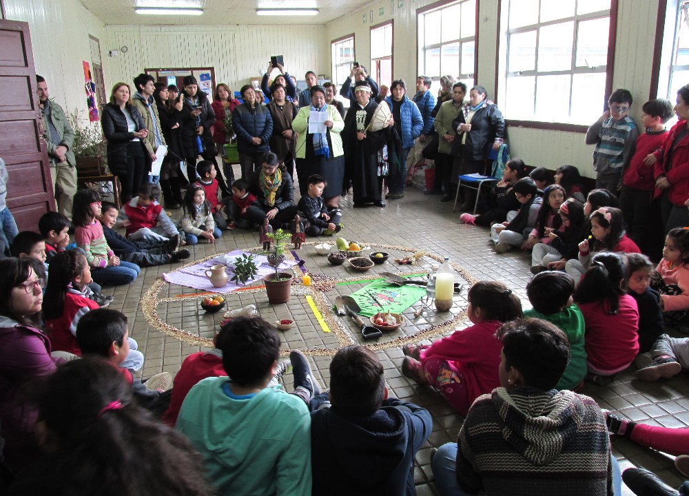 Escuela Roberto Ojeda Torres celebró el Día del Estudiante con un multitudinario Trafkintu 