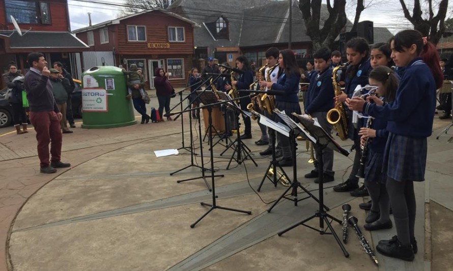 Banda Instrumental de la Escuela Proyecto de Futuro sorprendió a paillaquinos con intervención urbana 