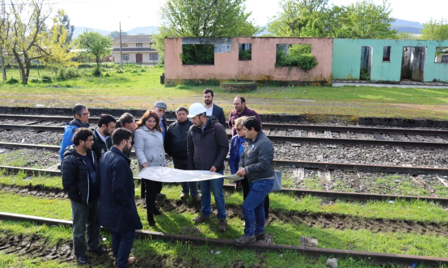 Municipio cumple con Pichirropulli: inician obras de nueva plaza en sector estación
