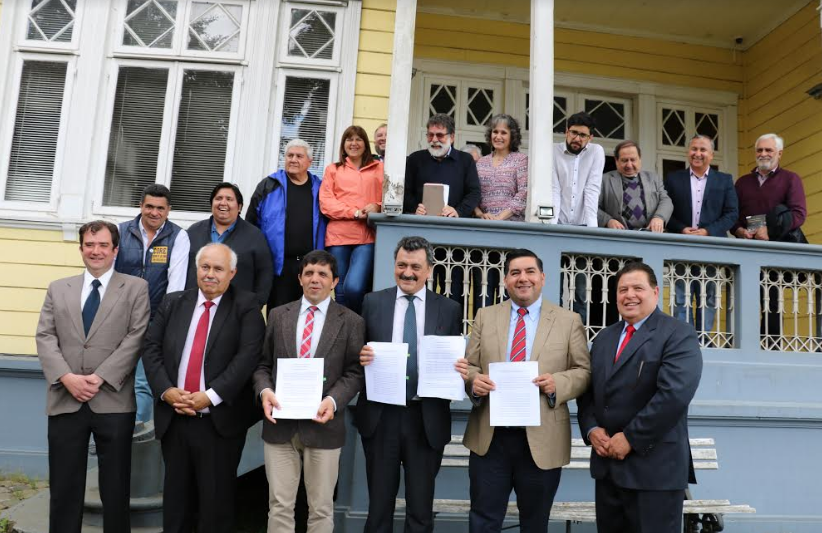 UACh firmó convenio de colaboración con el CORE Los Ríos y la Asociación Nacional de Consejeros Regionales