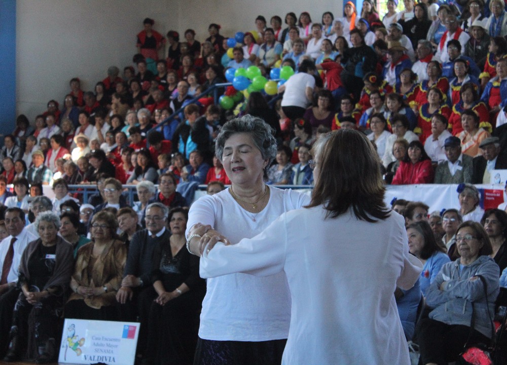 Evento de cierre de Adulto Mayor convocó a más de 700 adultos mayores en Los Ríos