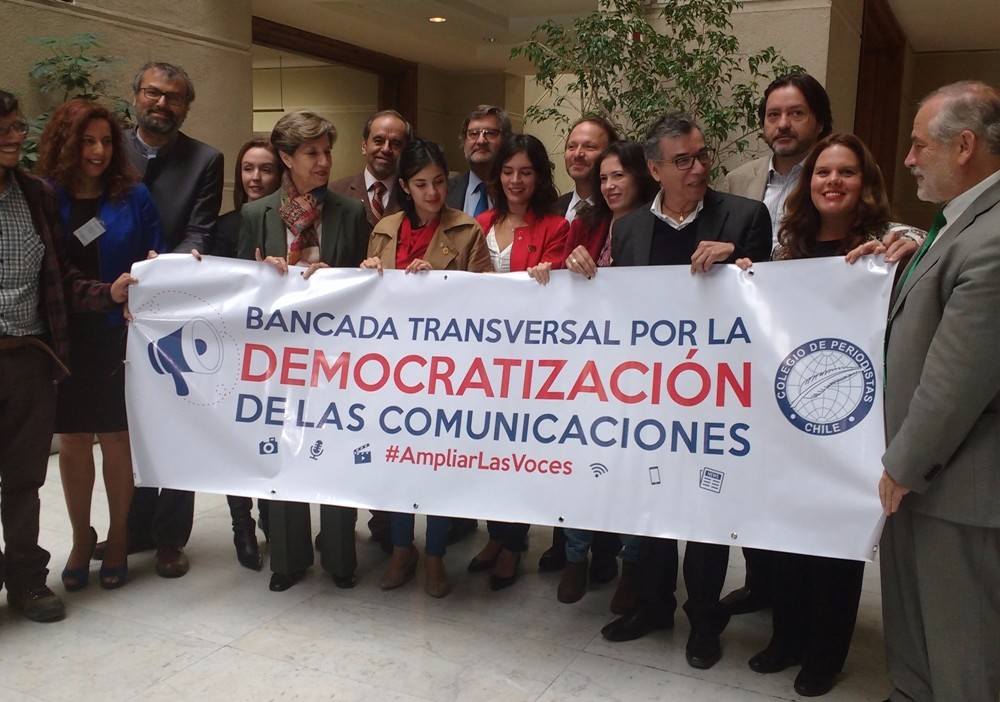 Senador De Urresti forma parte de la Bancada Transversal por la Democratización de las Comunicaciones